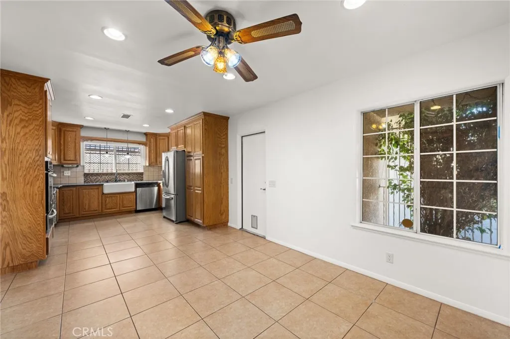 9647 Kempster Avenue, Fontana, California 92335 home-pic-8