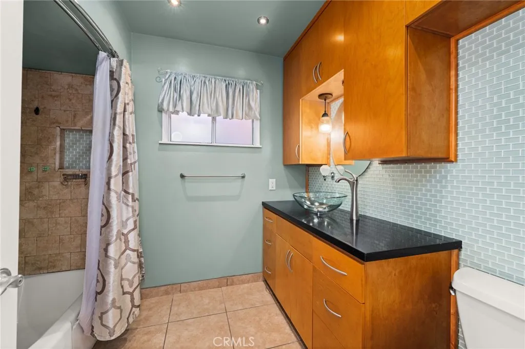 9647 Kempster Avenue, Fontana, California 92335 home-pic-24
