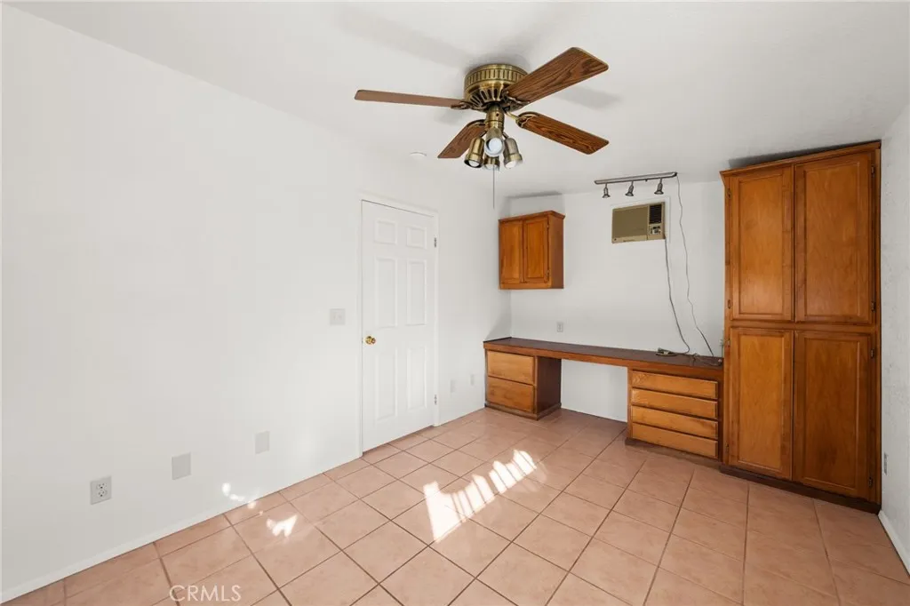 9647 Kempster Avenue, Fontana, California 92335 home-pic-16