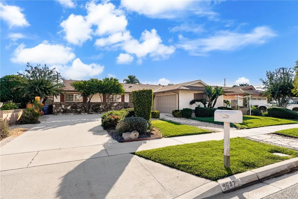 9647 Kempster Avenue, Fontana, California 92335 home-pic-3