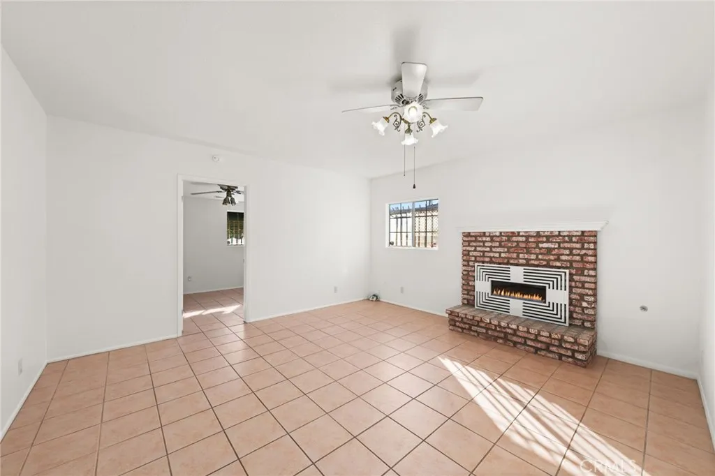 9647 Kempster Avenue, Fontana, California 92335 home-pic-13