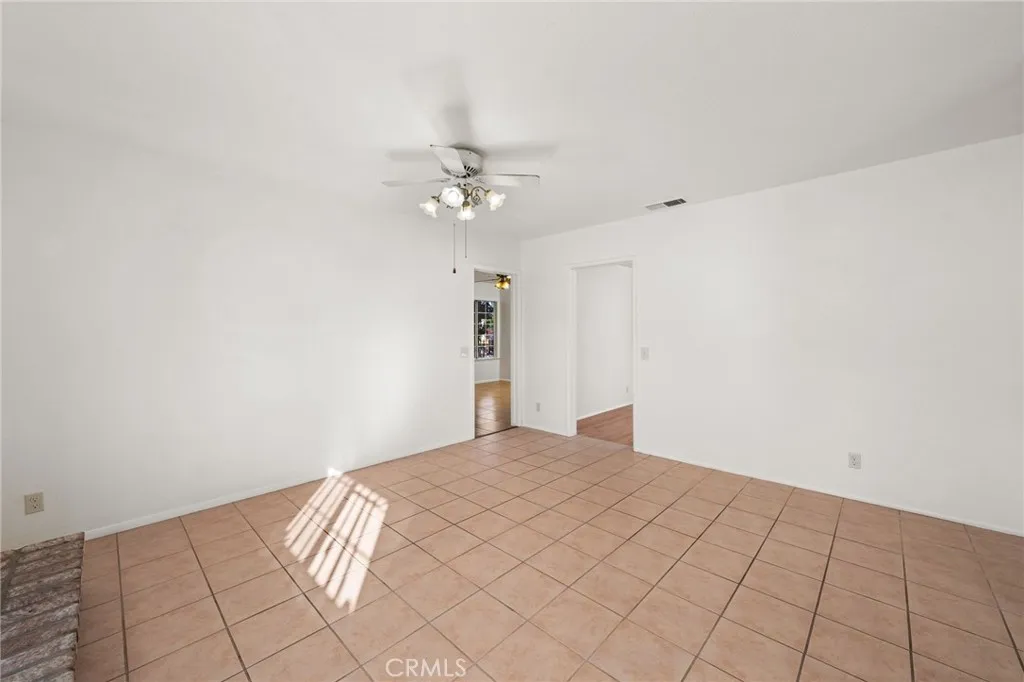 9647 Kempster Avenue, Fontana, California 92335 home-pic-14