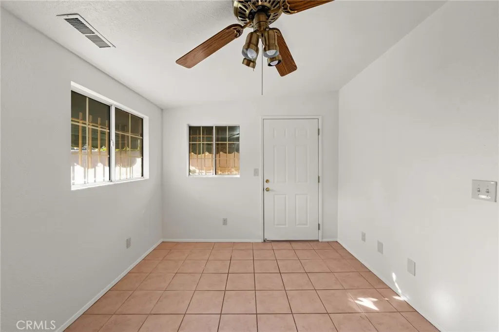 9647 Kempster Avenue, Fontana, California 92335 home-pic-15