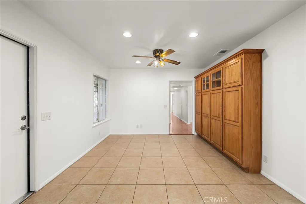 9647 Kempster Avenue, Fontana, California 92335 home-pic-9