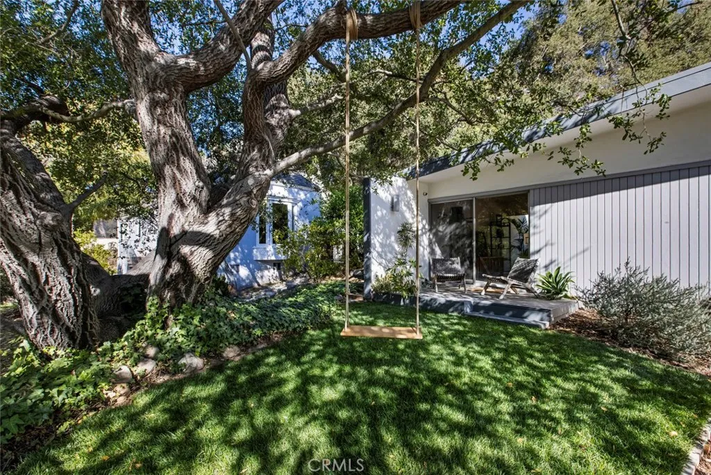 2820 E Chevy Chase Drive, Glendale, California 91206 home-pic-18