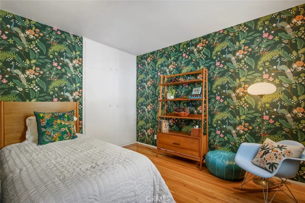 2820 E Chevy Chase Drive, Glendale, California 91206 home-pic-37