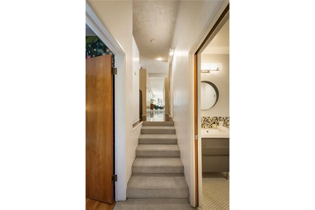 2820 E Chevy Chase Drive, Glendale, California 91206 home-pic-28