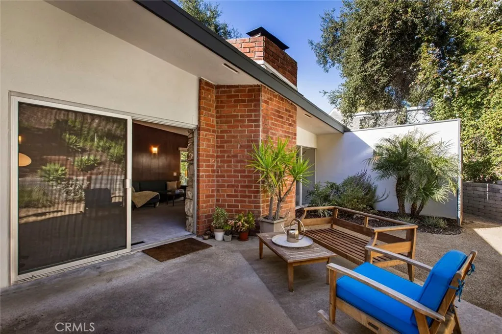 2820 E Chevy Chase Drive, Glendale, California 91206 home-pic-44