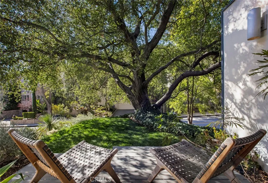 2820 E Chevy Chase Drive, Glendale, California 91206 home-pic-17