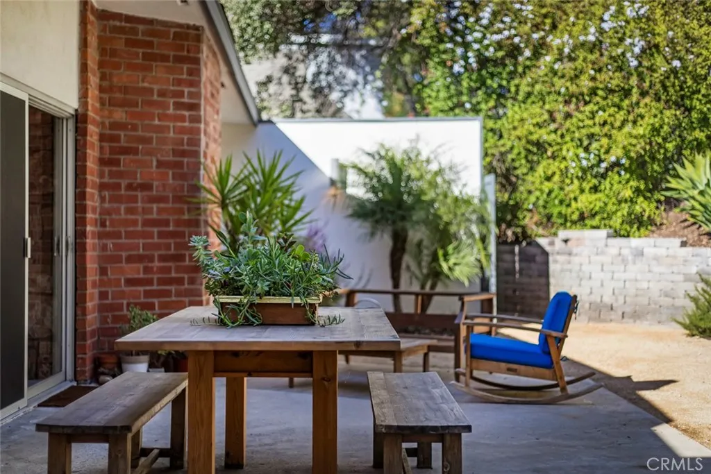 2820 E Chevy Chase Drive, Glendale, California 91206 home-pic-48