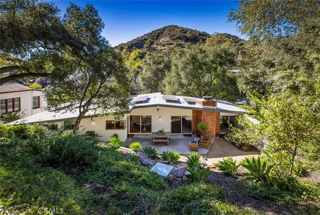 2820 E Chevy Chase Drive, Glendale, California 91206 home-pic-52