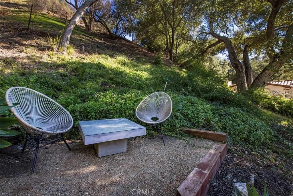 2820 E Chevy Chase Drive, Glendale, California 91206 home-pic-50