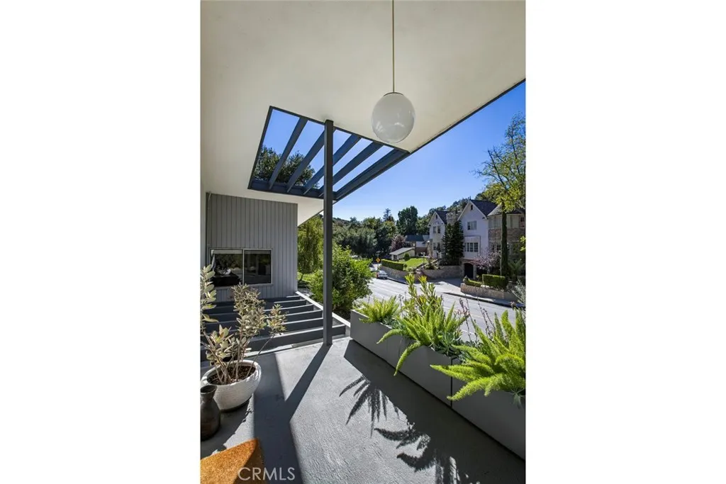 2820 E Chevy Chase Drive, Glendale, California 91206 home-pic-7