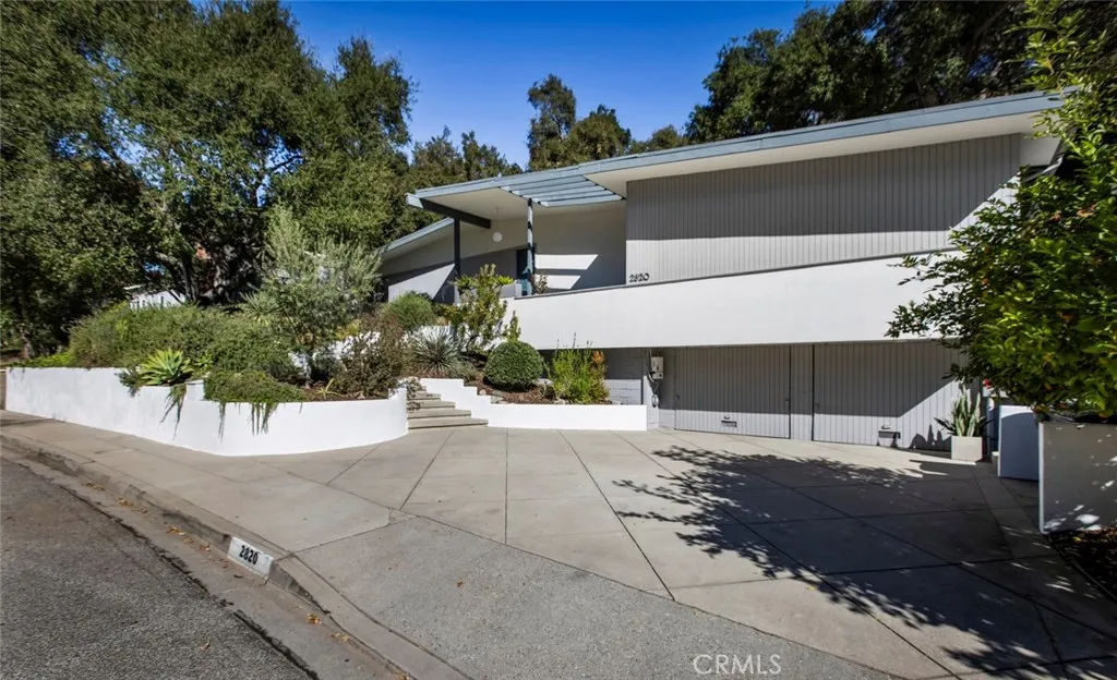 2820 E Chevy Chase Drive, Glendale, California 91206 home-pic-3