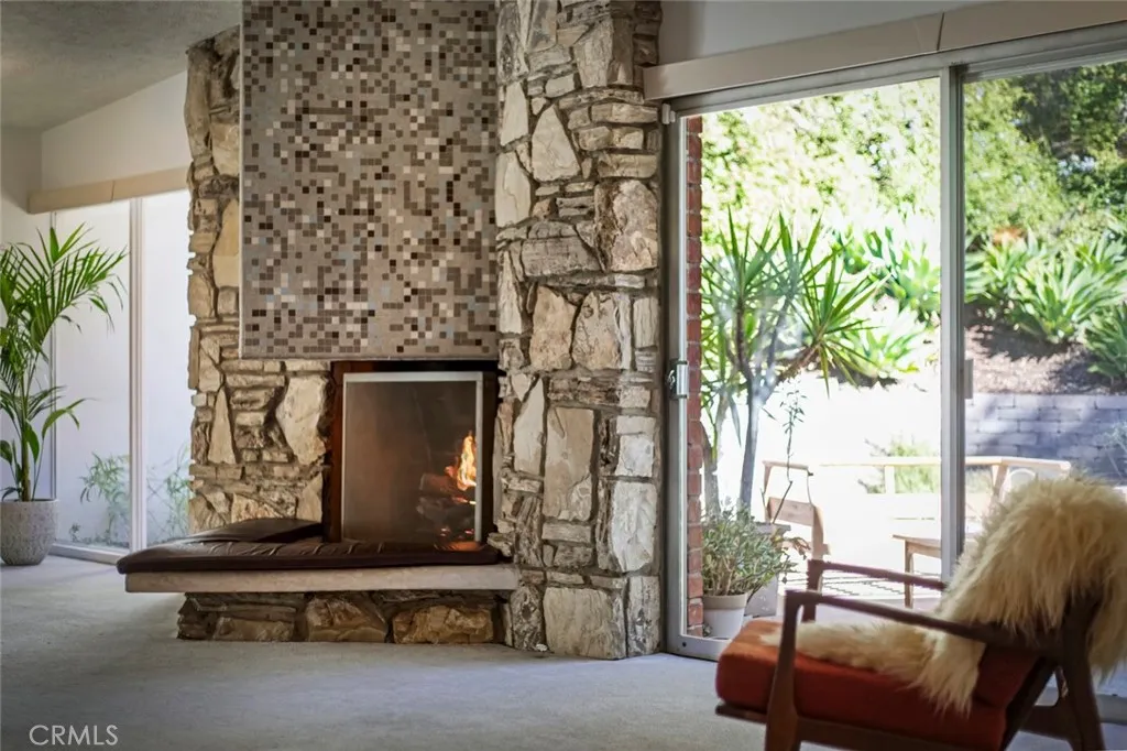 2820 E Chevy Chase Drive, Glendale, California 91206 home-pic-12