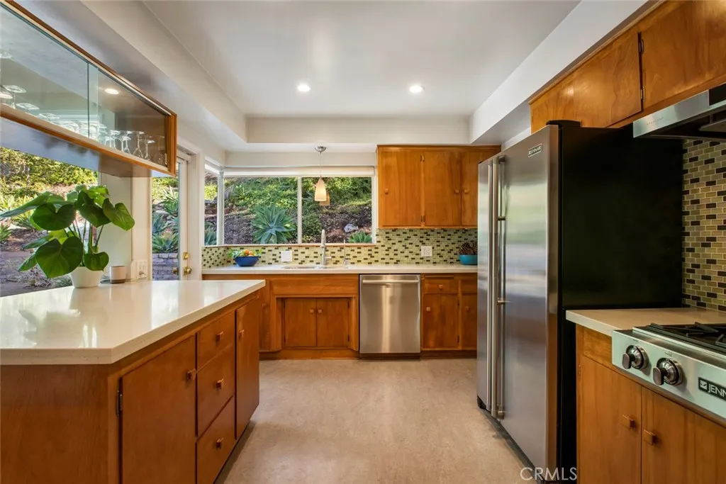 2820 E Chevy Chase Drive, Glendale, California 91206 home-pic-21