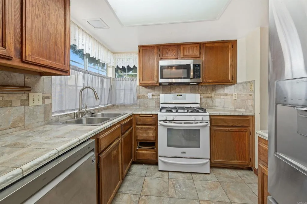 2992 Lexington Circle, Carlsbad, California 92010 home-pic-12