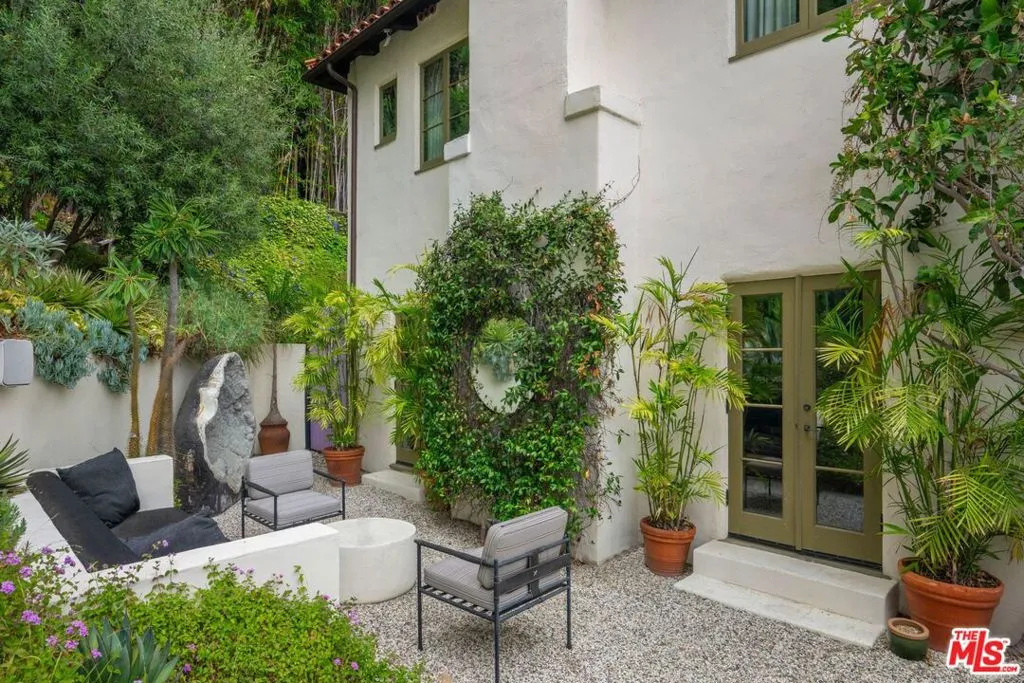 7939 Hillside Avenue, Los Angeles, California 90046 home-pic-15