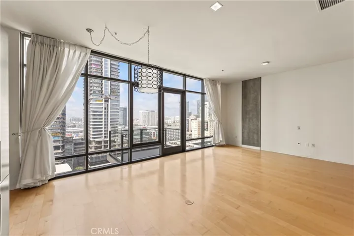 1100 S Hope 1704, Los Angeles, California 90015
