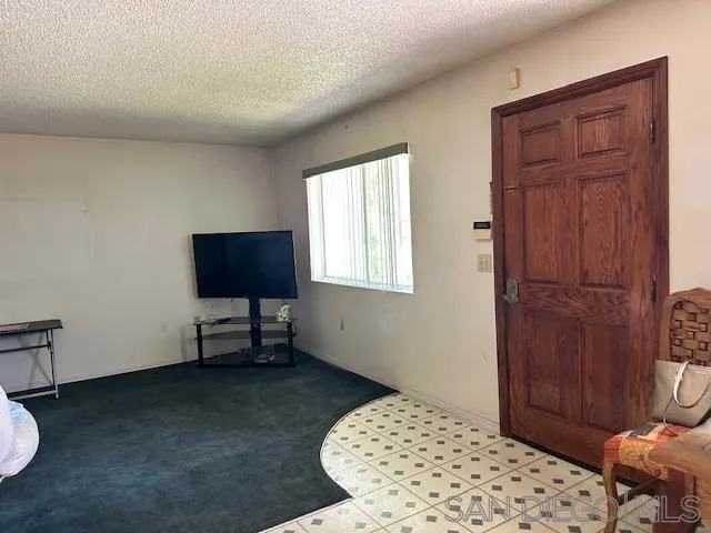 904 Salvador Guilin St W, Calexico, California 92231