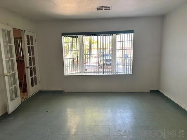 904 Salvador Guilin St W, Calexico, California 92231
