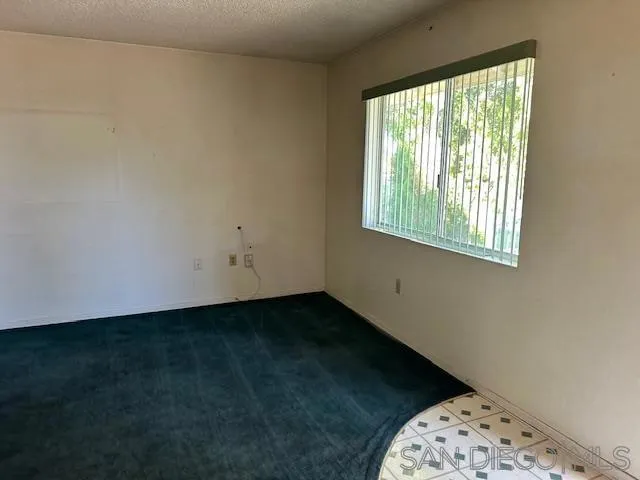 904 Salvador Guilin St W, Calexico, California 92231