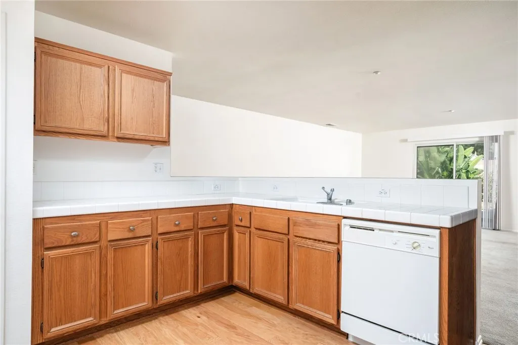 6361 Pintail Way, Fontana, California 92336 home-pic-8