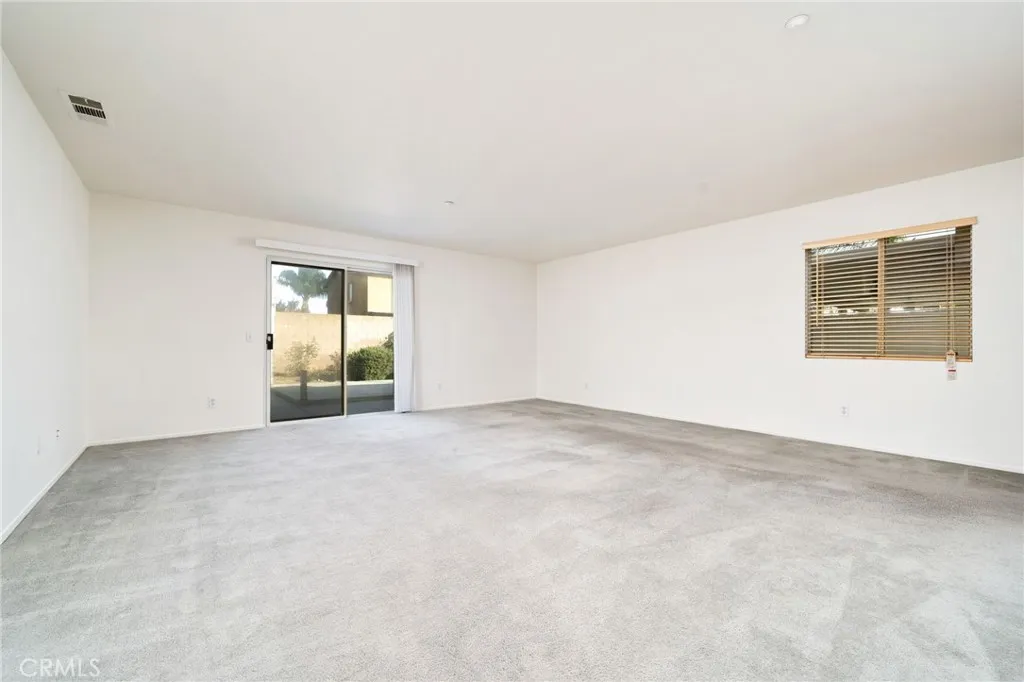 6361 Pintail Way, Fontana, California 92336 home-pic-5
