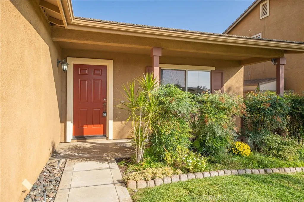 6361 Pintail Way, Fontana, California 92336 home-pic-3