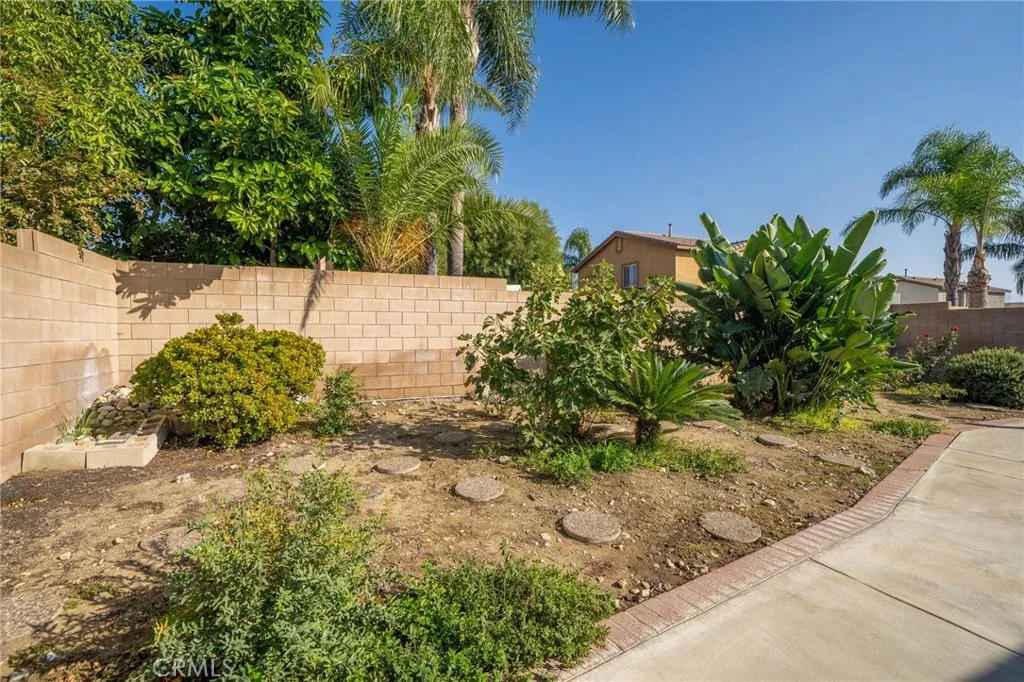 6361 Pintail Way, Fontana, California 92336 home-pic-24
