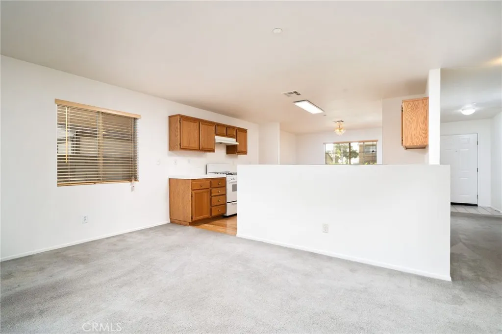 6361 Pintail Way, Fontana, California 92336 home-pic-6