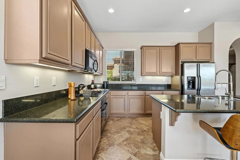 77310 Colorado Street, Palm Desert, California 92211 home-pic-8