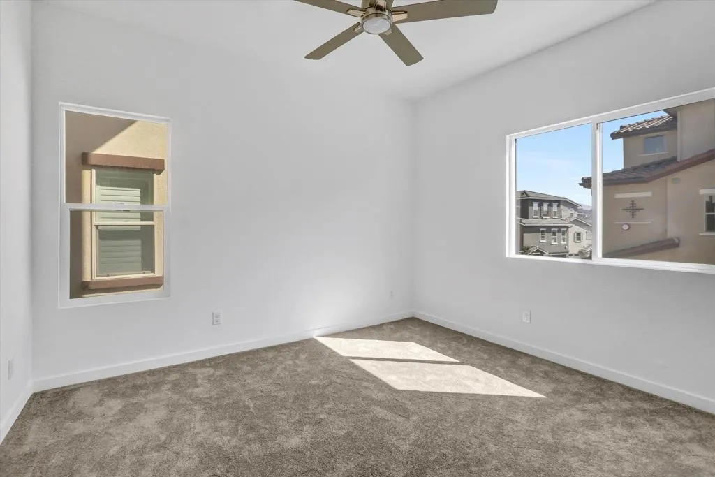 8540 Vista Azul Pl, Lemon Grove, California 91945 home-pic-21