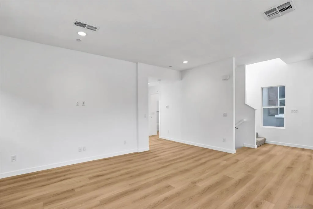 8540 Vista Azul Pl, Lemon Grove, California 91945 home-pic-20