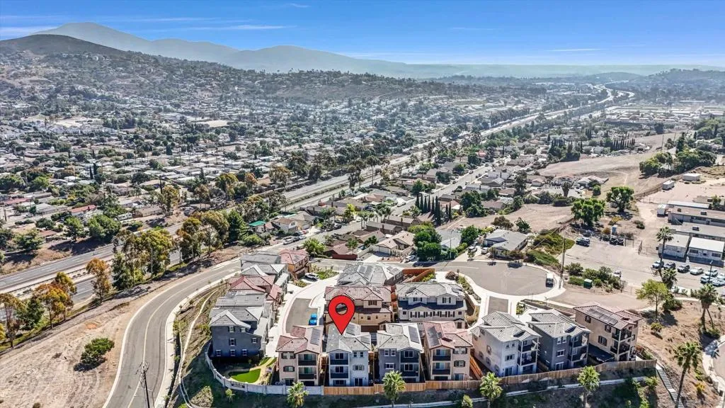 8540 Vista Azul Pl, Lemon Grove, California 91945 home-pic-3