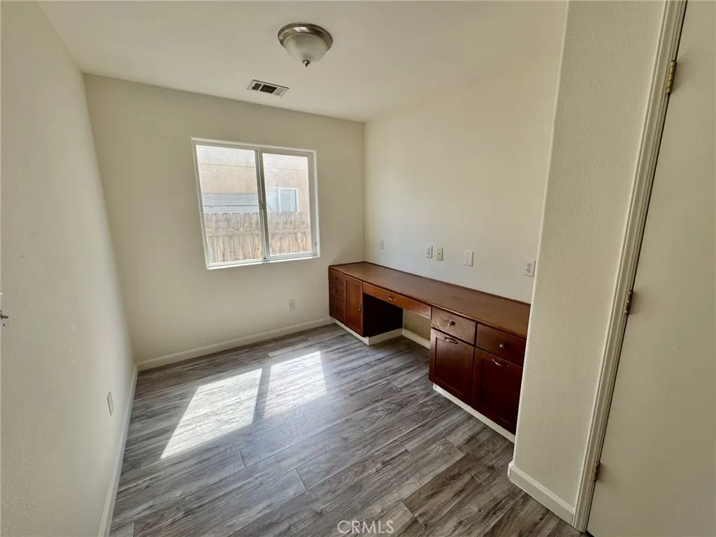 2387 N Hanover, Fresno, California 93722 home-pic-9