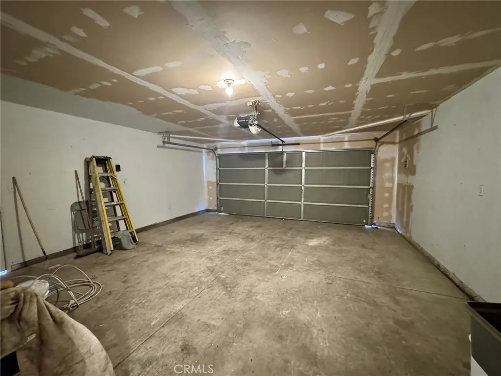 2387 N Hanover, Fresno, California 93722 home-pic-17