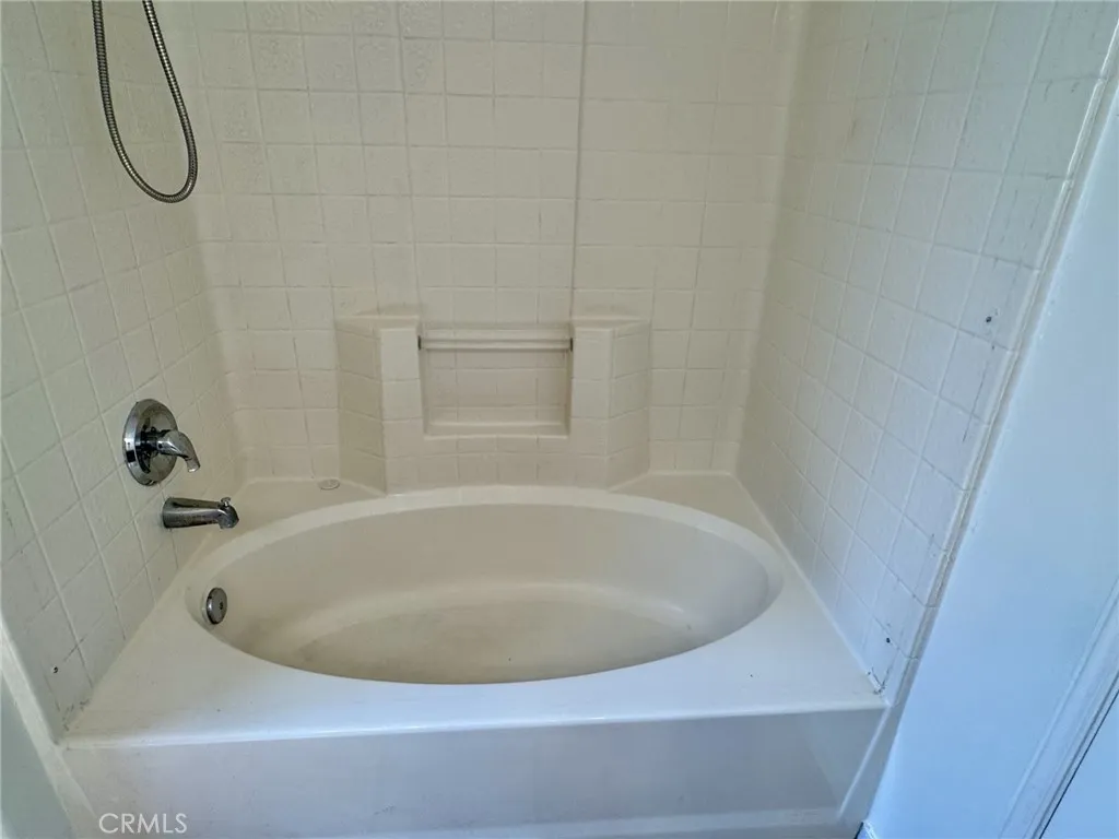 2387 N Hanover, Fresno, California 93722 home-pic-15