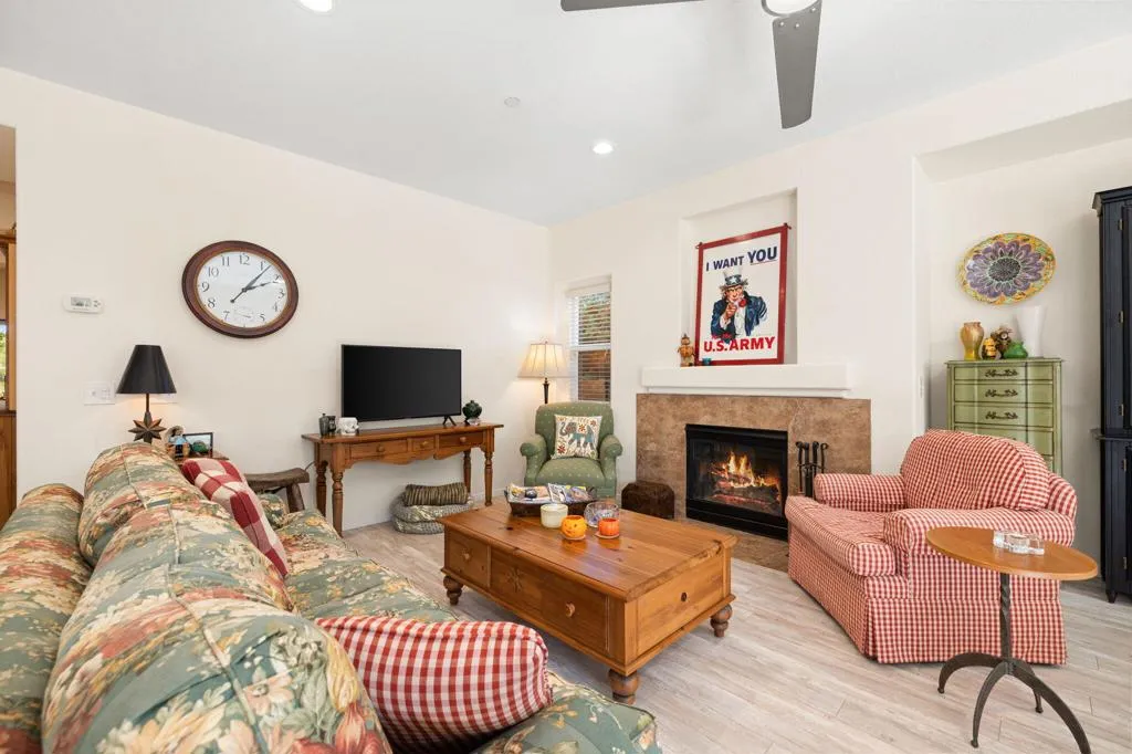 1067 Alta Cresta, Palm Springs, California 92262 home-pic-10