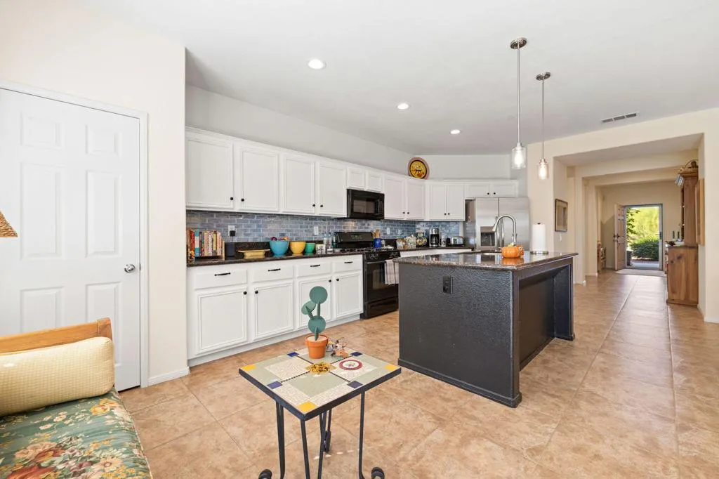1067 Alta Cresta, Palm Springs, California 92262 home-pic-8