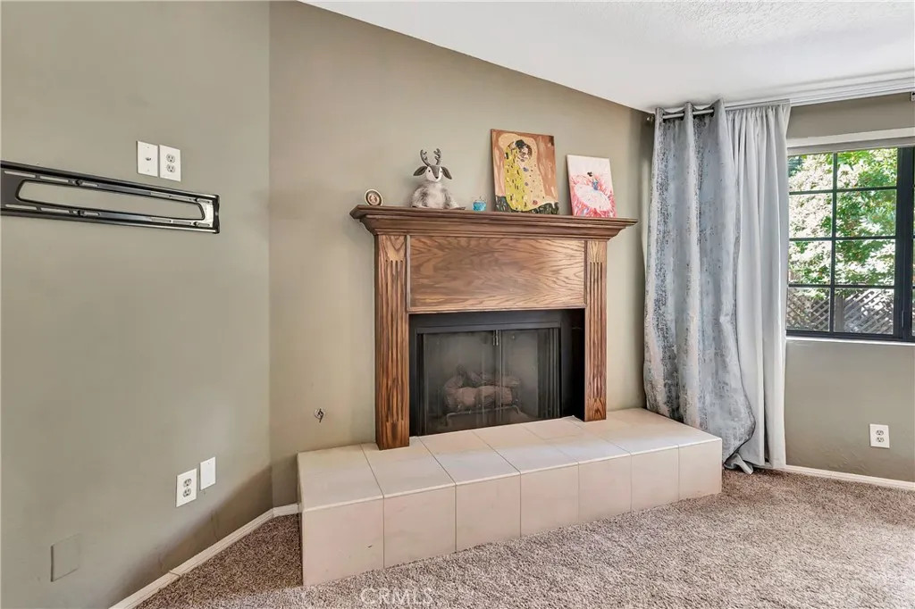 24420 Victory 5, Woodland Hills, California 91367 home-pic-18