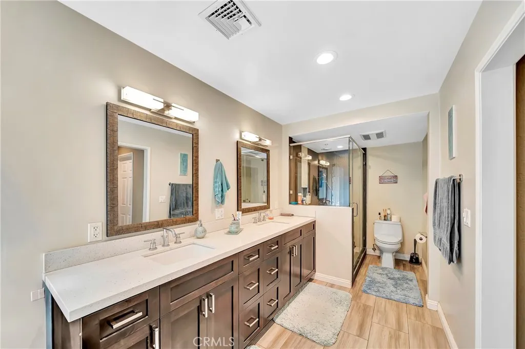 24420 Victory 5, Woodland Hills, California 91367 home-pic-20