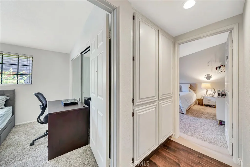 24420 Victory 5, Woodland Hills, California 91367 home-pic-22