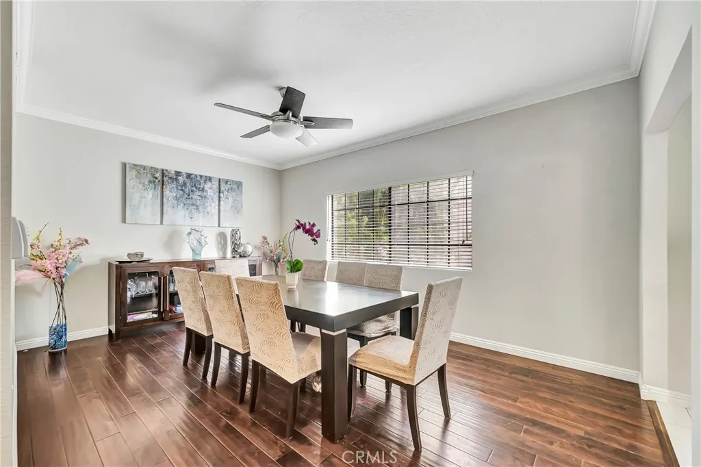 24420 Victory 5, Woodland Hills, California 91367 home-pic-12