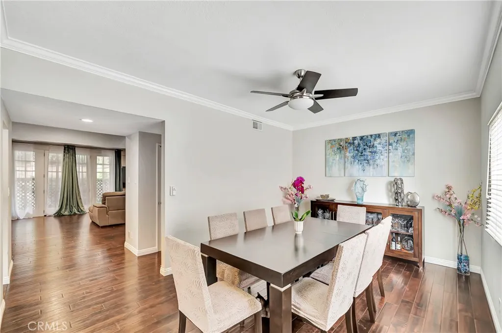 24420 Victory 5, Woodland Hills, California 91367 home-pic-11