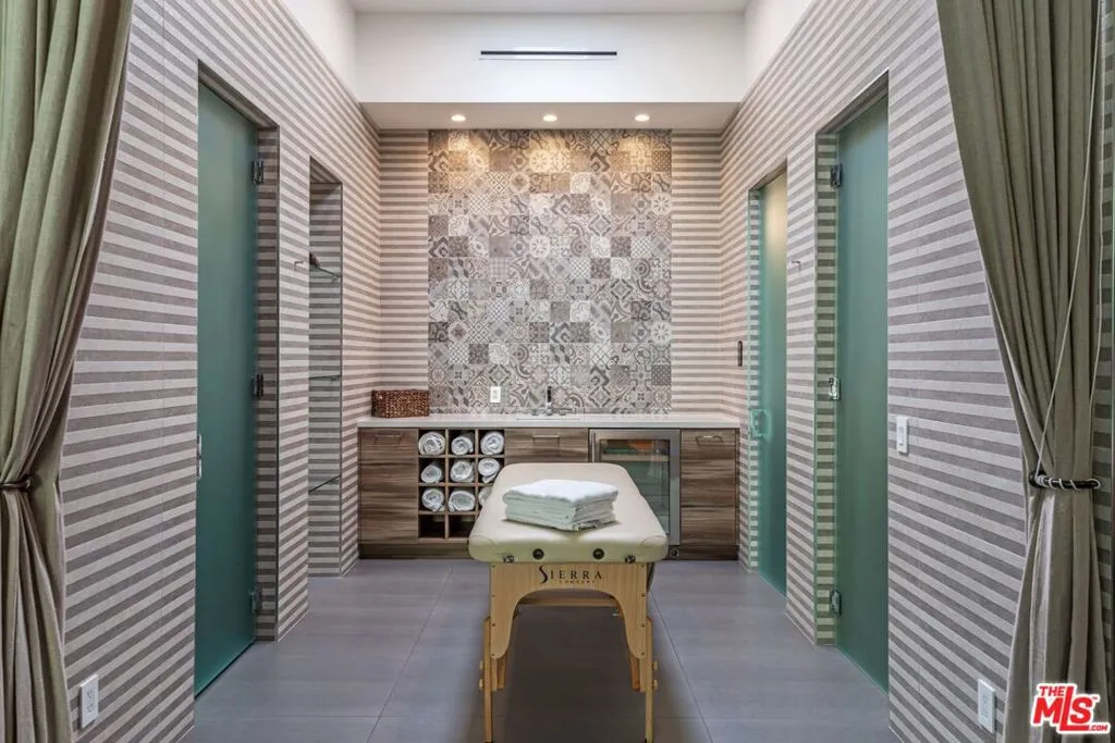 2002 Loma Vista Drive, Beverly Hills, California 90210 home-pic-23