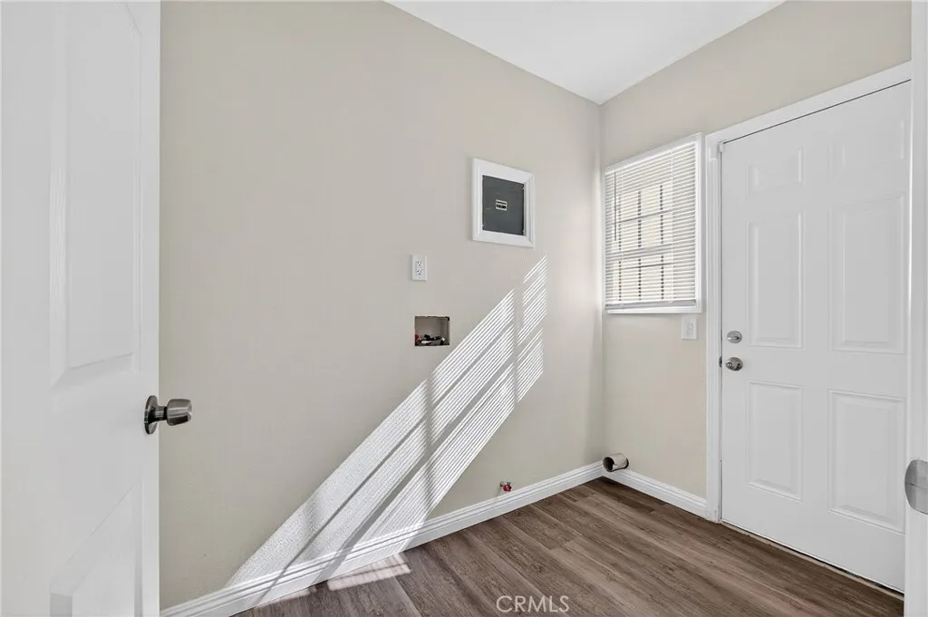 8734 Dalton, Los Angeles, California 90047 home-pic-9