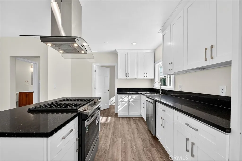8734 Dalton, Los Angeles, California 90047 home-pic-6
