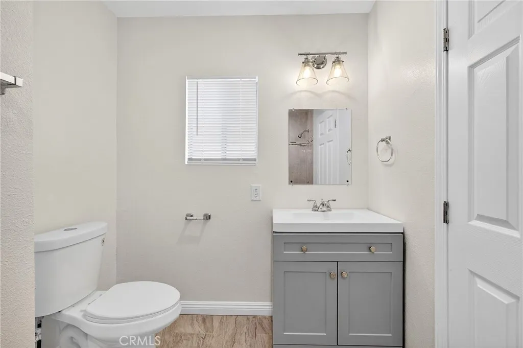 8734 Dalton, Los Angeles, California 90047 home-pic-18
