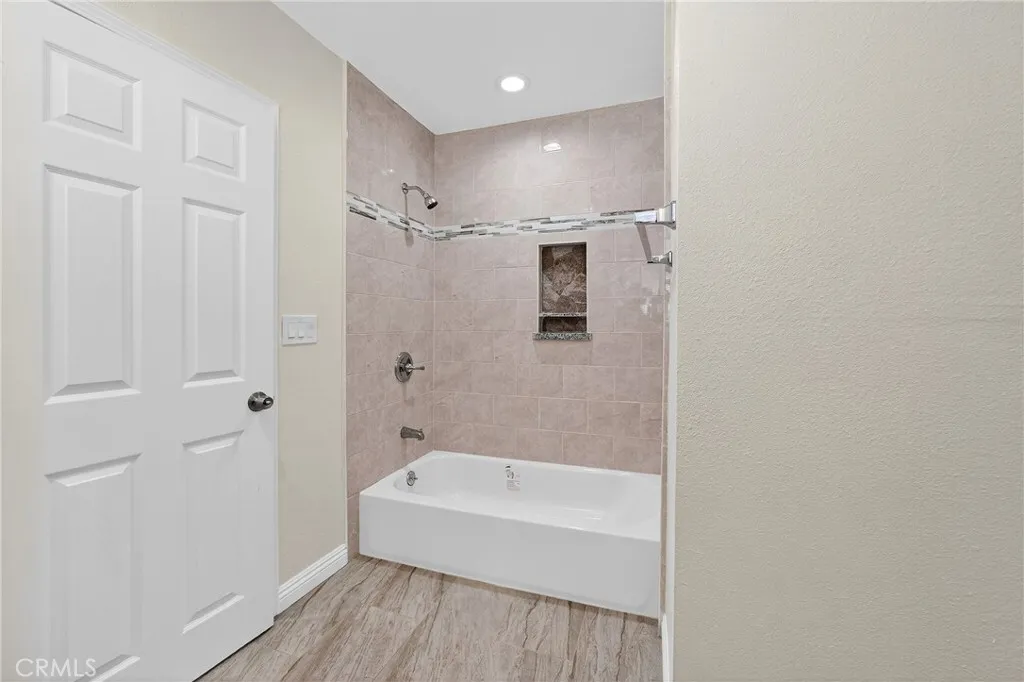 8734 Dalton, Los Angeles, California 90047 home-pic-19